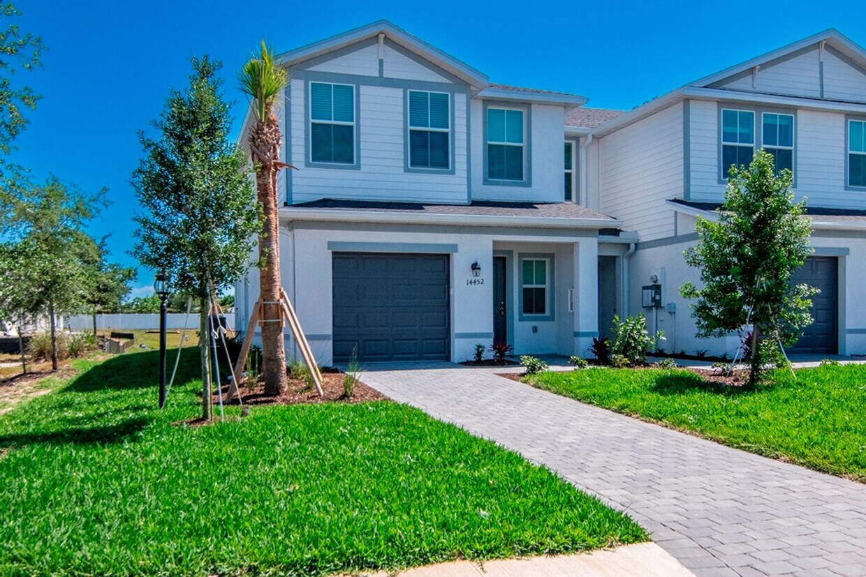 Brand-New 3BR/2.5BA Townhome in Lakewood Ranch — Internet, Trash, & Lawn Care Included - Brand-New 3BR/2.5BA Townhome in Lakewood Ranch — Internet, Trash, & Lawn Care Included