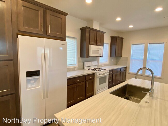 Building Photo - 2 br, 2 bath House - 1310 Airport Rd