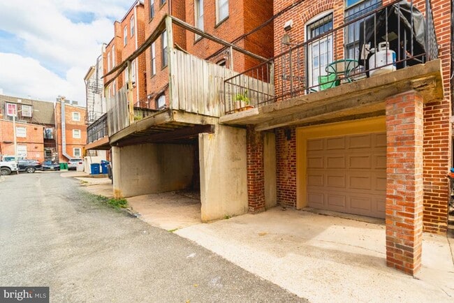 Building Photo - 1408 Hopkins St NW