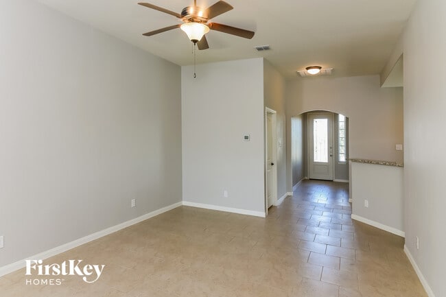 Foto del edificio - 12708 Shoreline Dr