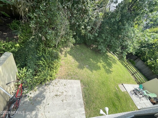 Building Photo - 2211 Rosewood Dr