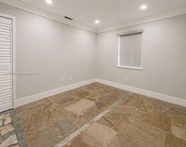 Foto del edificio - 5735 Hayes St