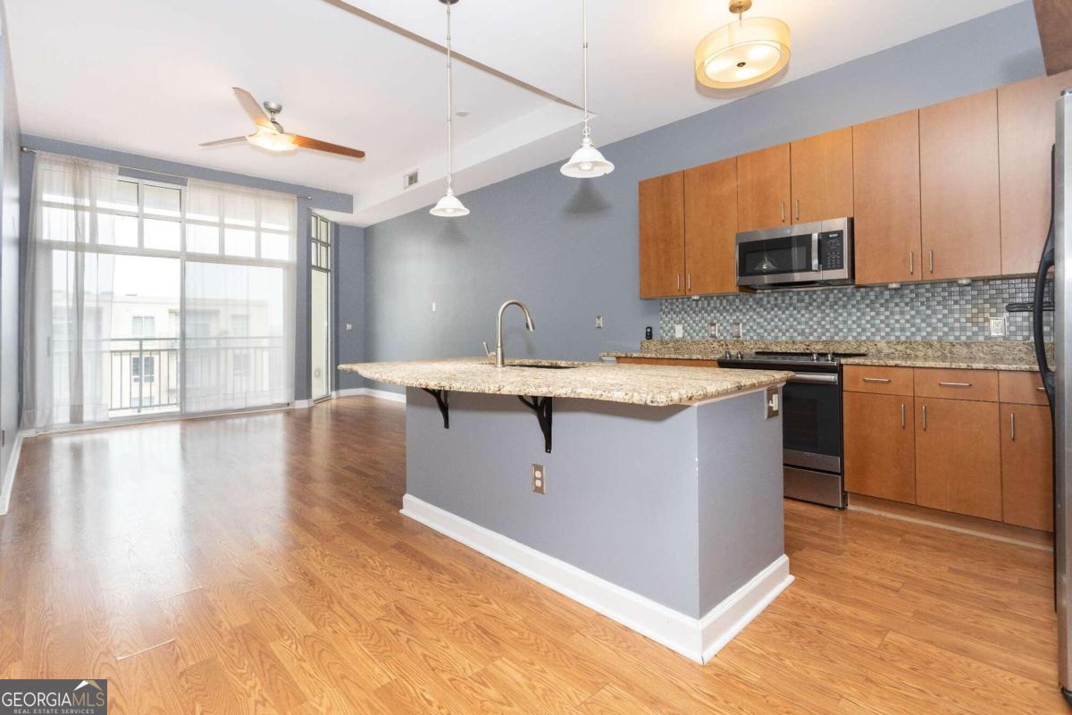Primary Photo - 711 Cosmopolitan Dr NE
