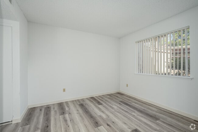1BR, 1BA - 610SF - Bedroom - Quail Ridge