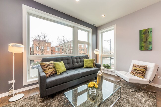 Foto del edificio - 2518 W Harrison St