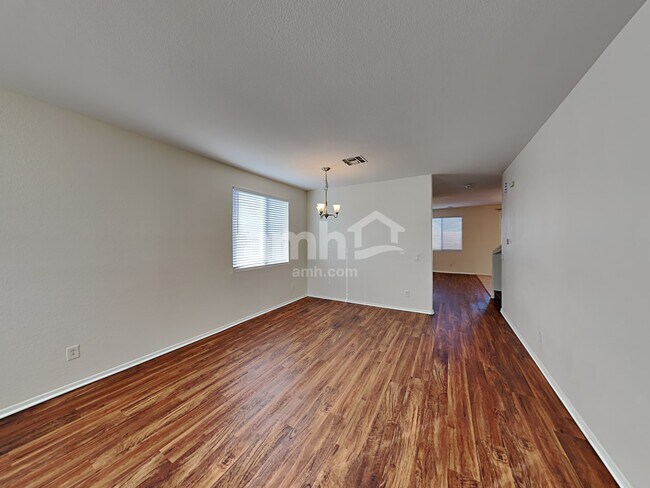 Building Photo - 9742 E Knowles Ave