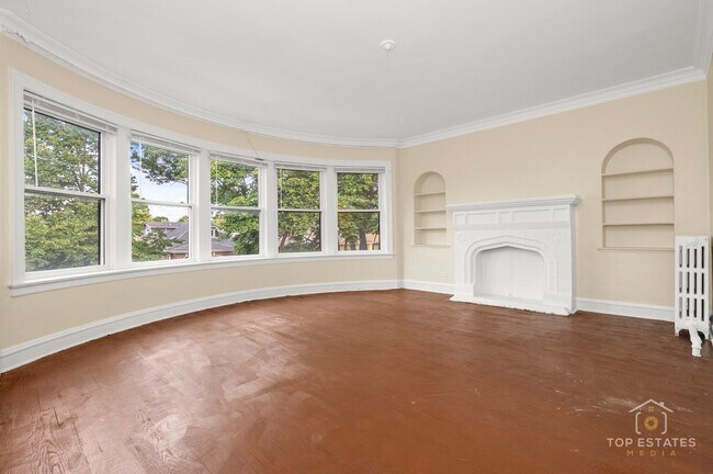 Building Photo - 6738 N Rockwell St