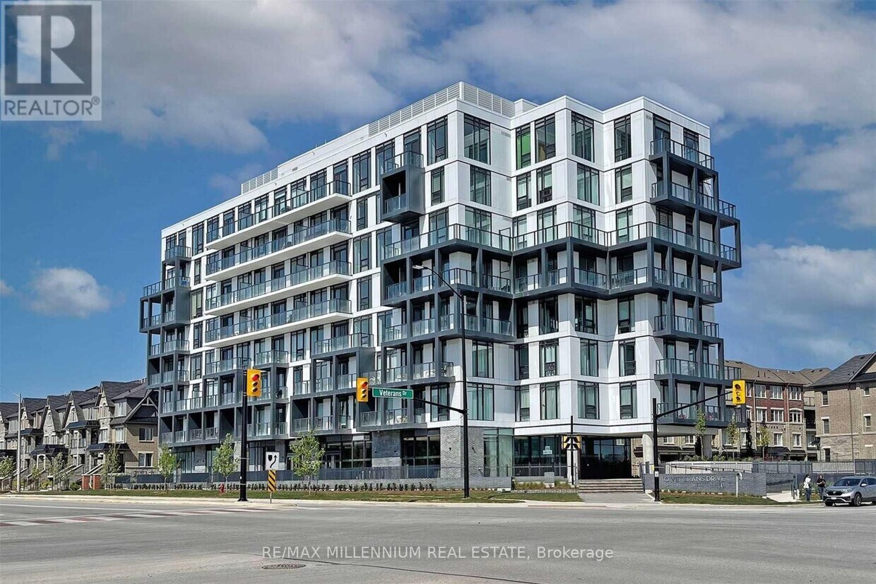 Photo principale - 180-180 Veterans Drive