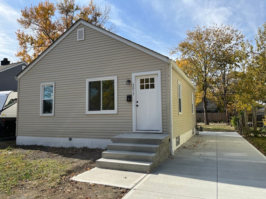 Primary Photo - **COMPLETELY REMODELED 2-BEDROOM HOUSE IN ...