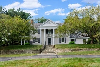 Building Photo - 129 South Dr
