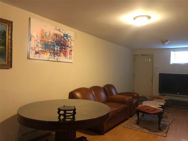 Foto del edificio - 64-58 231st St