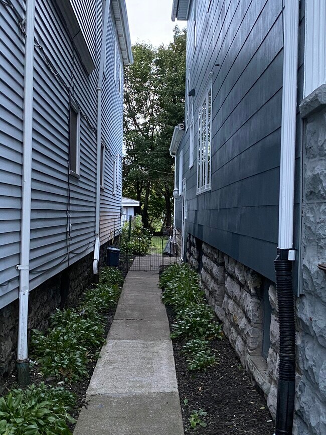Side entrance - 549 S Park Ave
