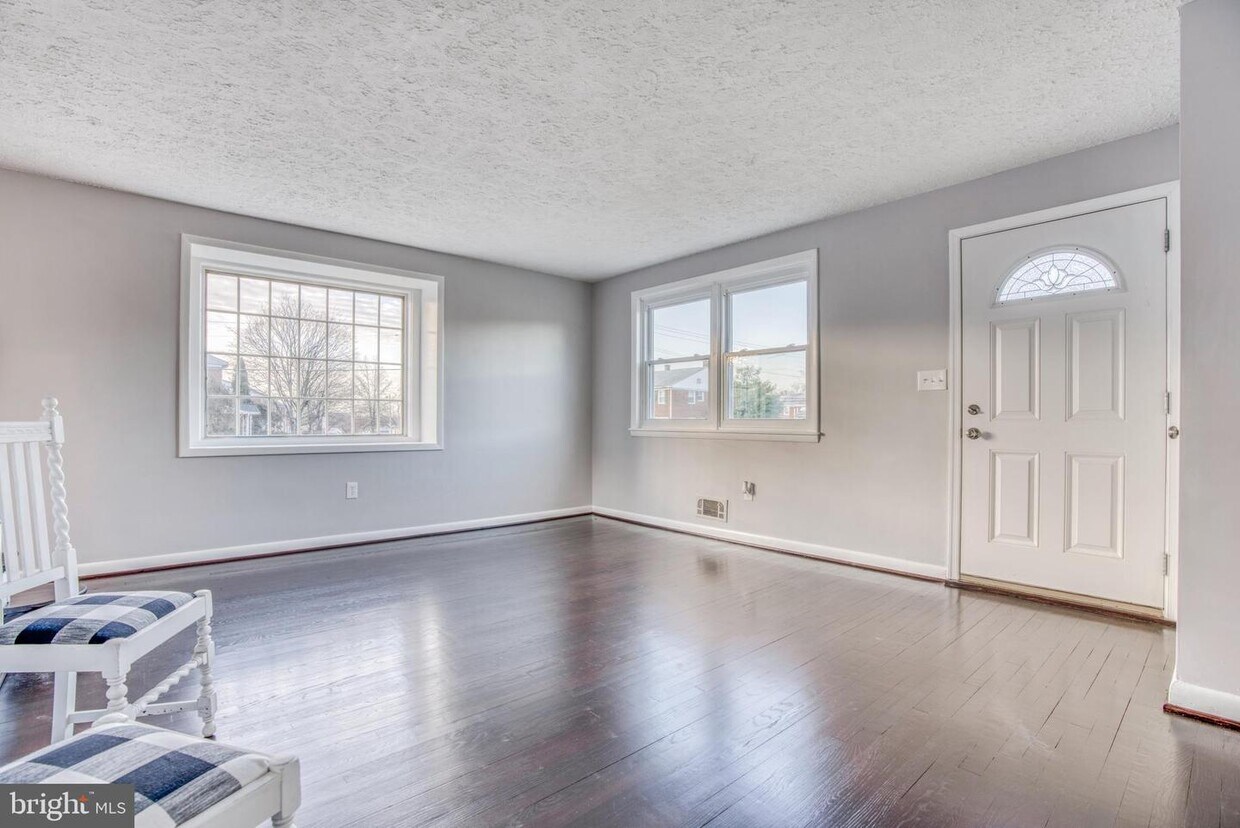 Foto principal - 8501 Harris Ave