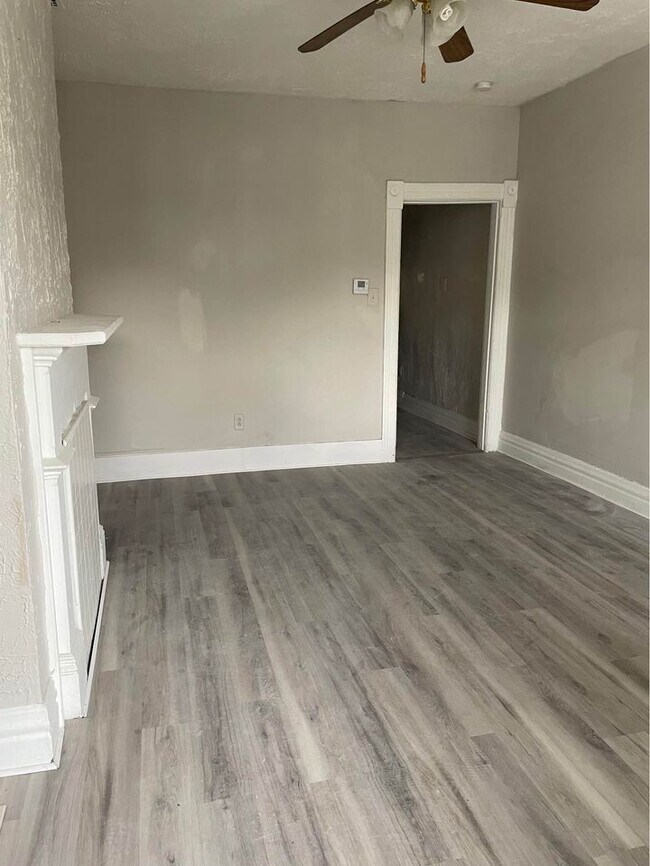 Building Photo - 354 3rd St