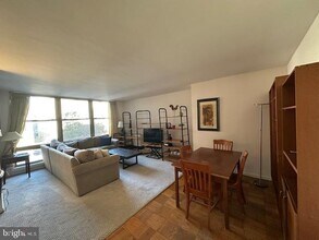 Building Photo - 1260 21st St NW