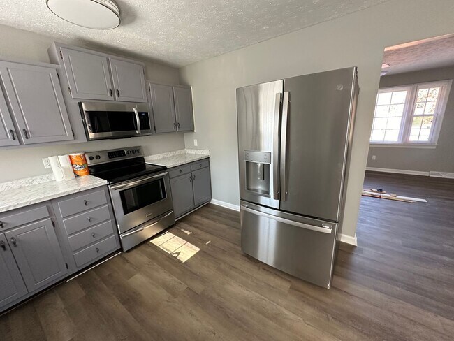 Building Photo - Ranch House with Finished Basement