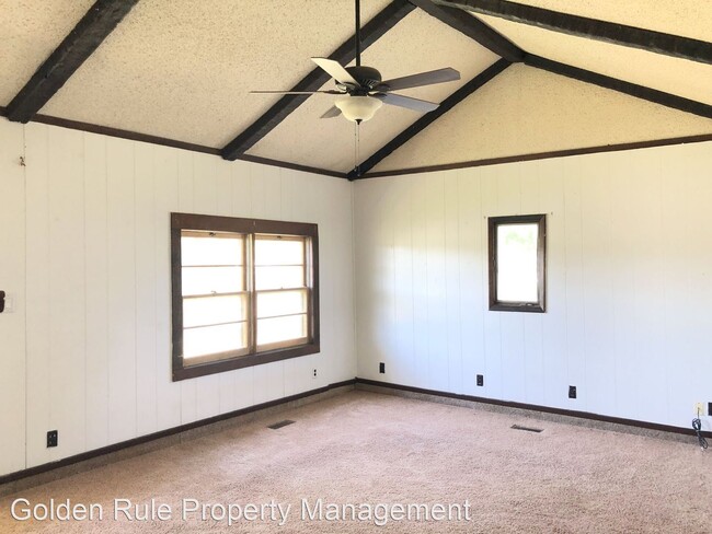 Building Photo - 3 br, 2 bath House - 28 E Ave D