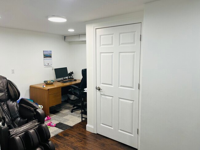 Foto del edificio - 10 Wrentham Rd