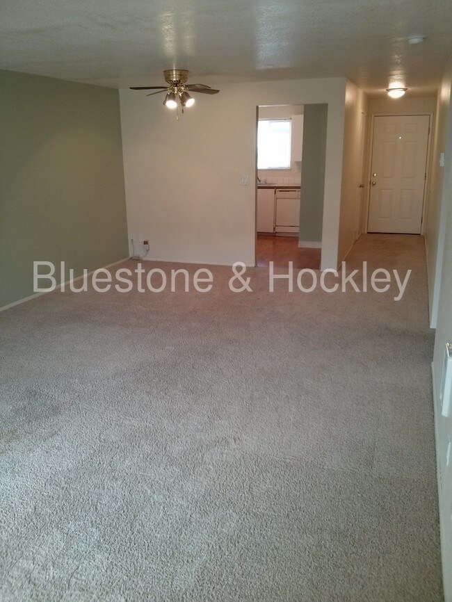 Foto del edificio - 11200 SW Greenburg Rd