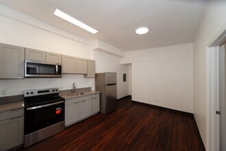 Building Photo - 98-164-164 Hekaha St