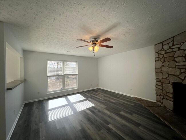 Building Photo - 3507 Nutmeg Pl