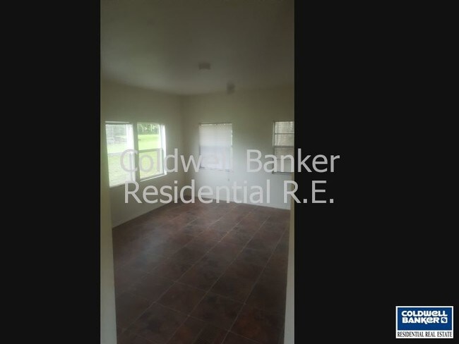 Foto del edificio - 5110 Lewellyn Rd