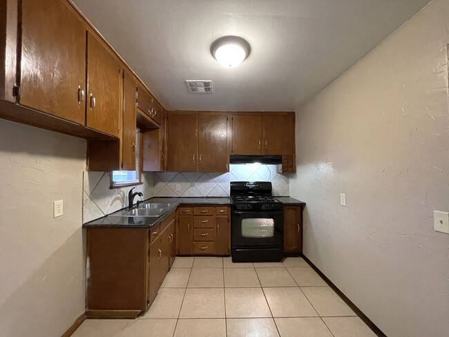 Foto del edificio - 6713 SE 15th St