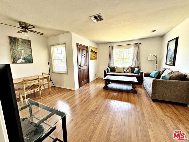 Foto del edificio - 17826 Rhoda St