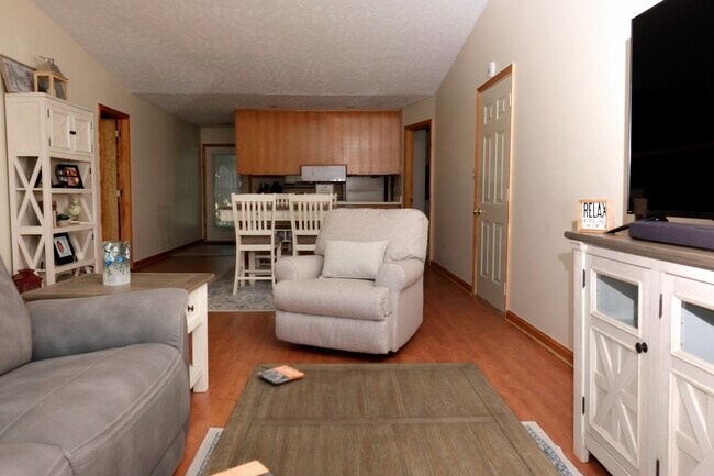 Foto del edificio - 401 Fielding Ct