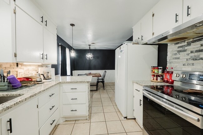 Building Photo - 1529 E 52nd St