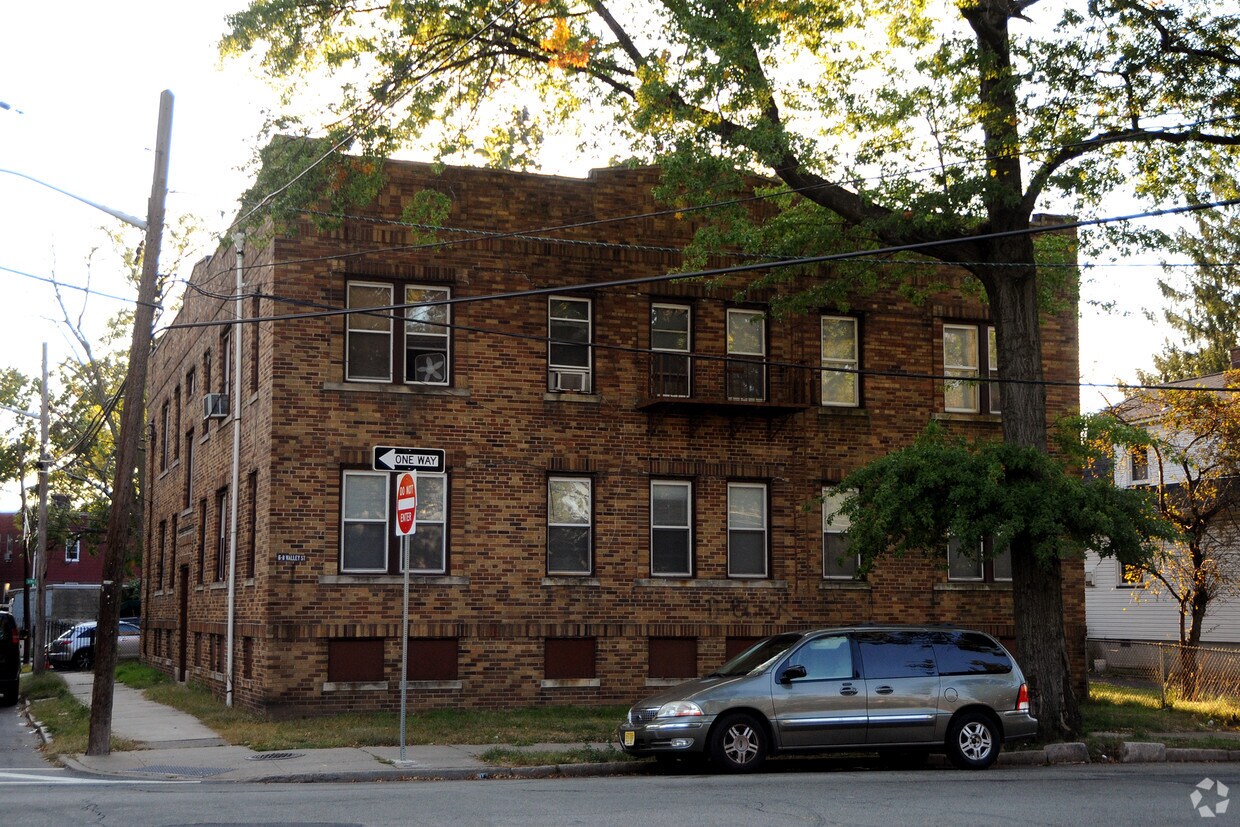 Primary Photo - 6 Valley St