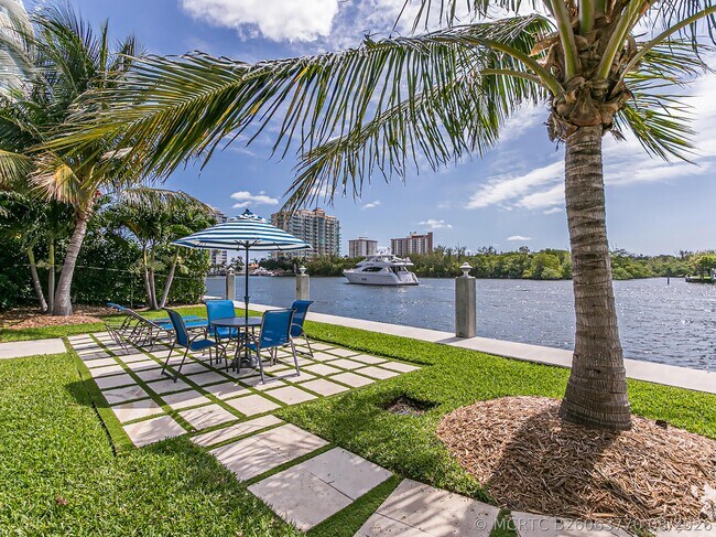 Foto del edificio - 888 Intracoastal Dr