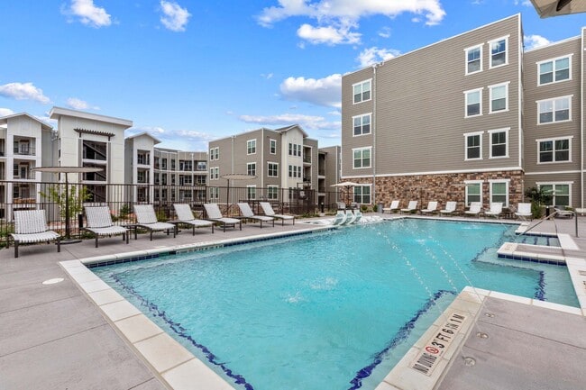 Piscina de The Zeb, Colorado Springs, CO - The Zeb