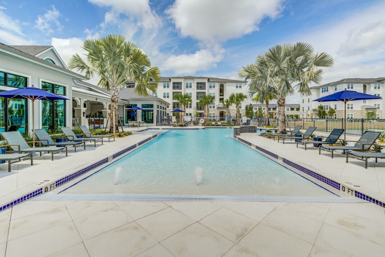 9950 Elan Cir, Orlando, FL 32836