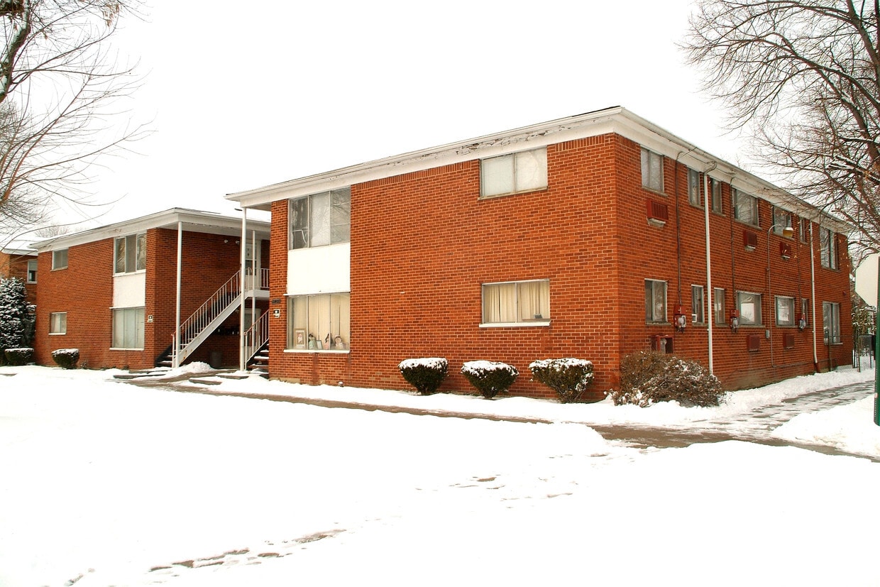 Building Photo - 10400 Whittier St