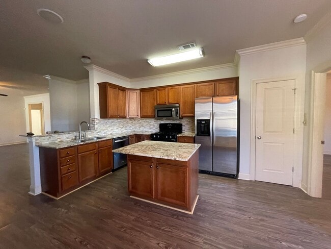 Photo - Spacious 3 Bedroom Condo in a Gated Community