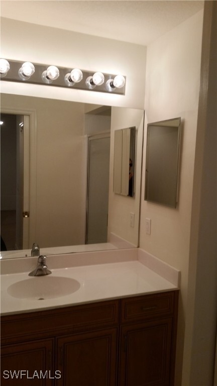 Foto del edificio - 8470 Kingbird Loop