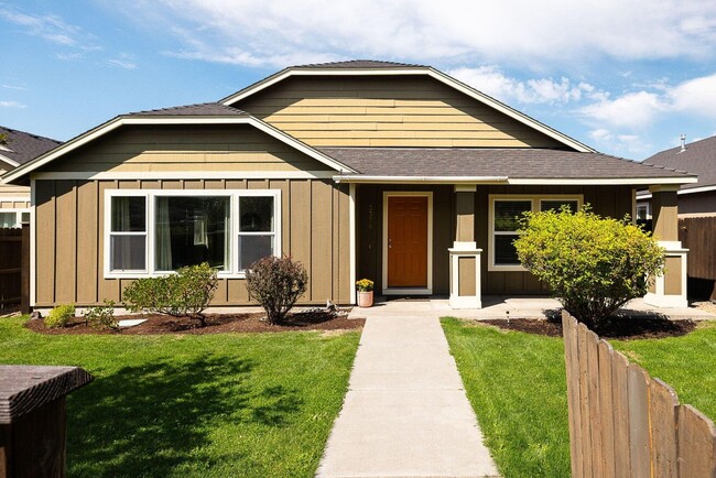 Building Photo - 3375 SW Obsidian Ave