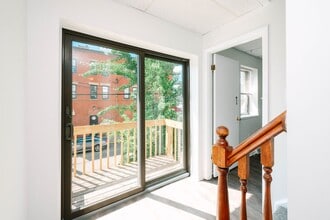 Building Photo - 502 Suismon St
