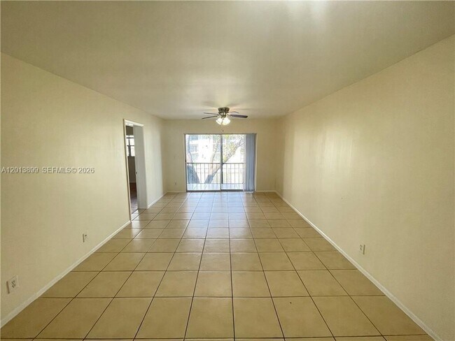 Foto del edificio - 8051 S Colony Cir