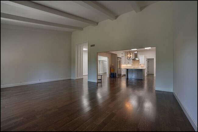 Building Photo - 6006 Balcones Ct