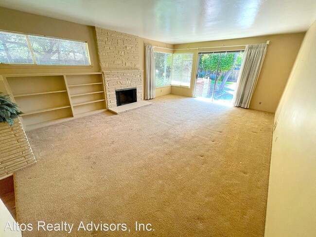 Foto del edificio - 5 br, 2.5 bath House - 1385 Fremont Avenue