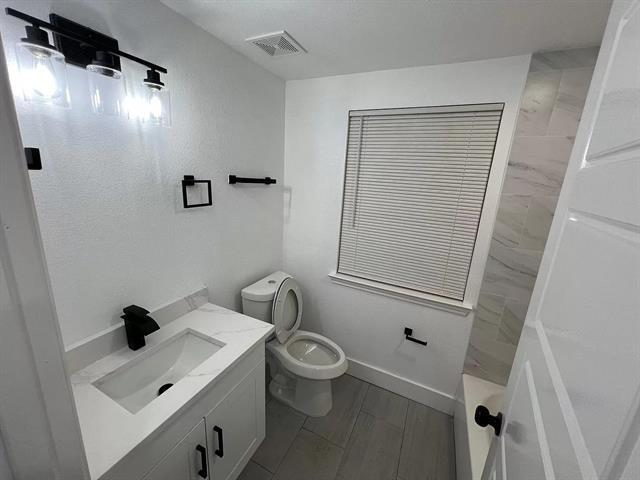 Foto del edificio - 1323 Claude St