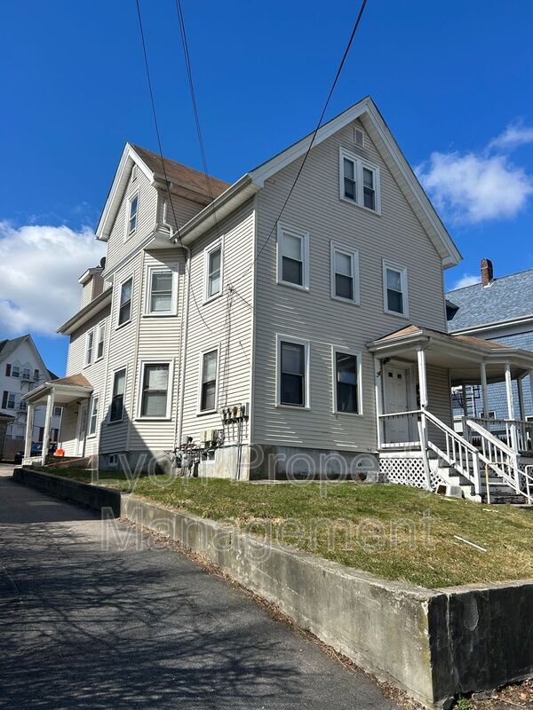 Building Photo - 34 Hodges Ave