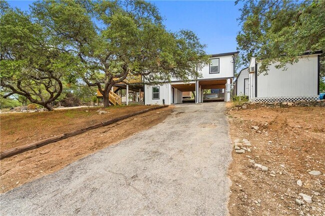 Building Photo - 624 Valley Ridge