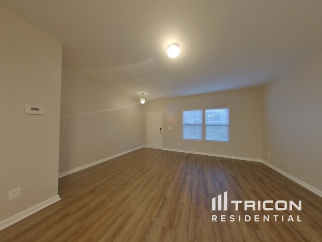 Building Photo - 3313 Pikes Peak Dr