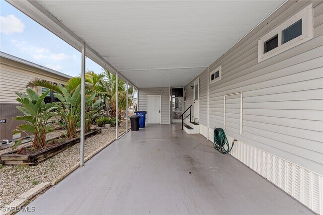 Building Photo - 4685 Kahlua Ln