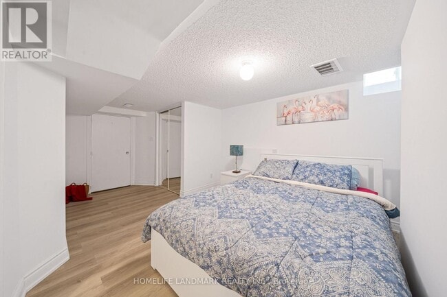 Building Photo - 83 Old Colony Rd