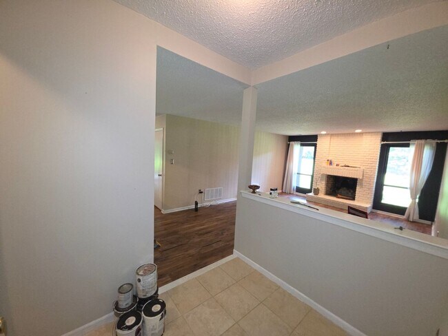 Foto del edificio - 384 Willowbrook Dr