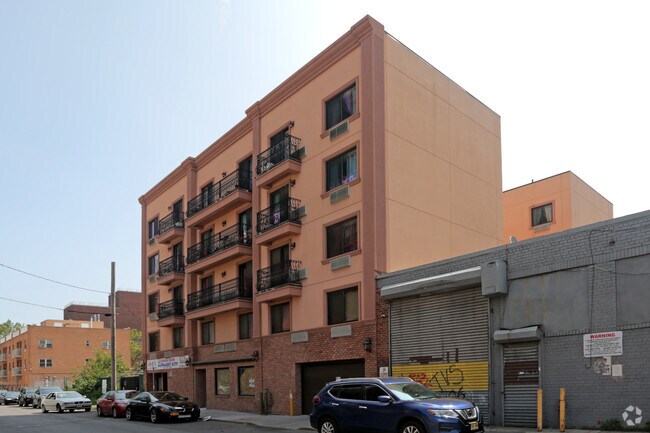 Building Photo - 26-25-26-27 2nd St